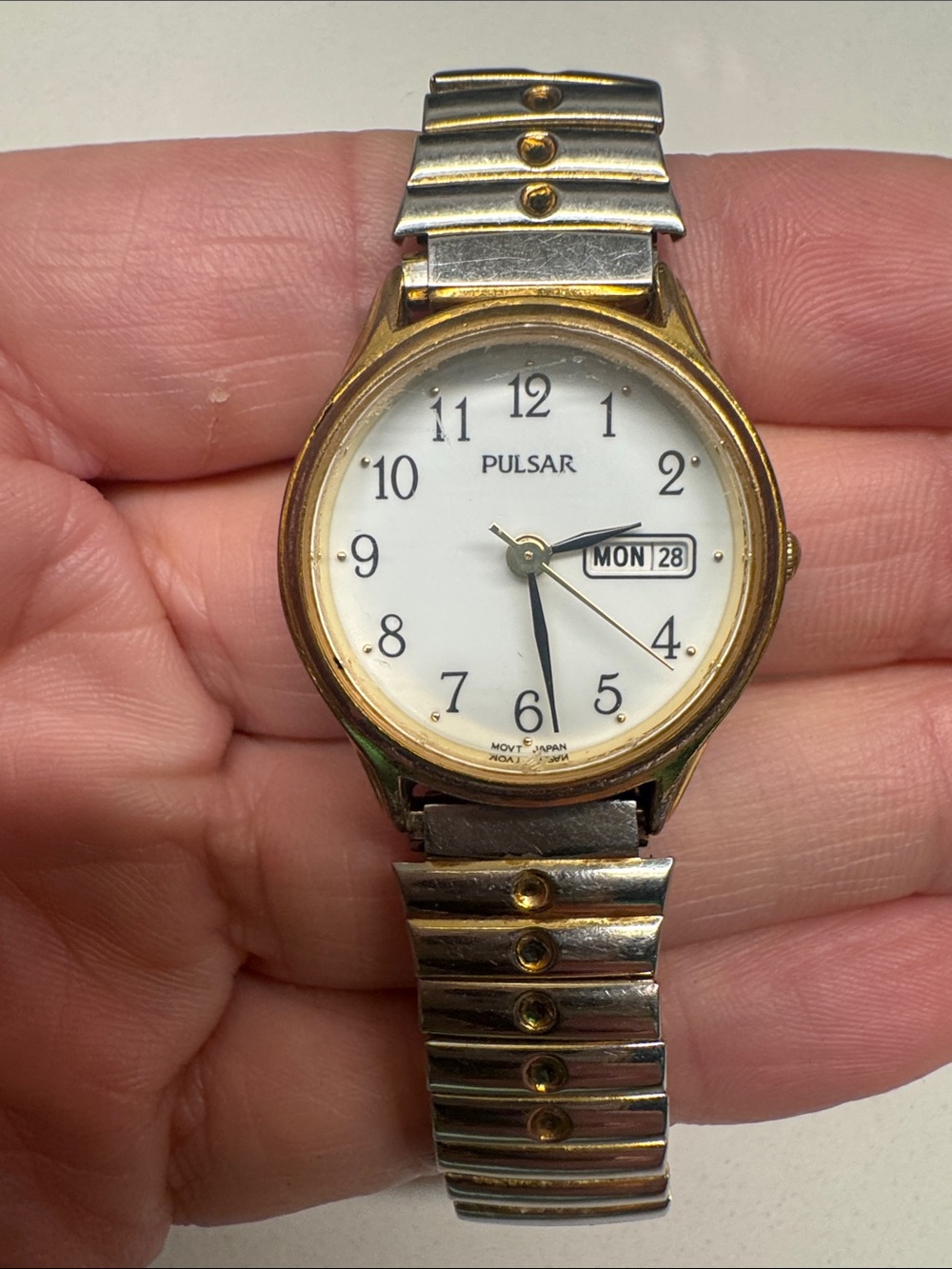 Vintage Pulsar Quartz Watch Gold-Tone White Dial WORKING